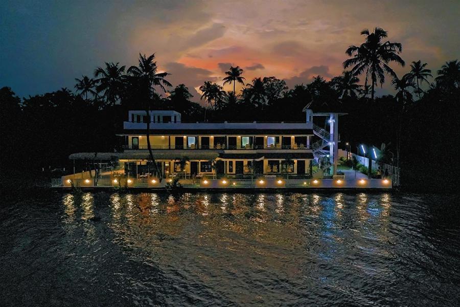Vembanad Village Backwater Resort Alappuzha Exteriör bild